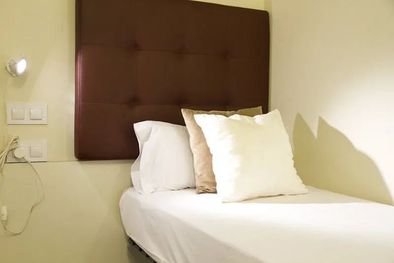 Ola Living Macba Apartment Barcelona 0*,