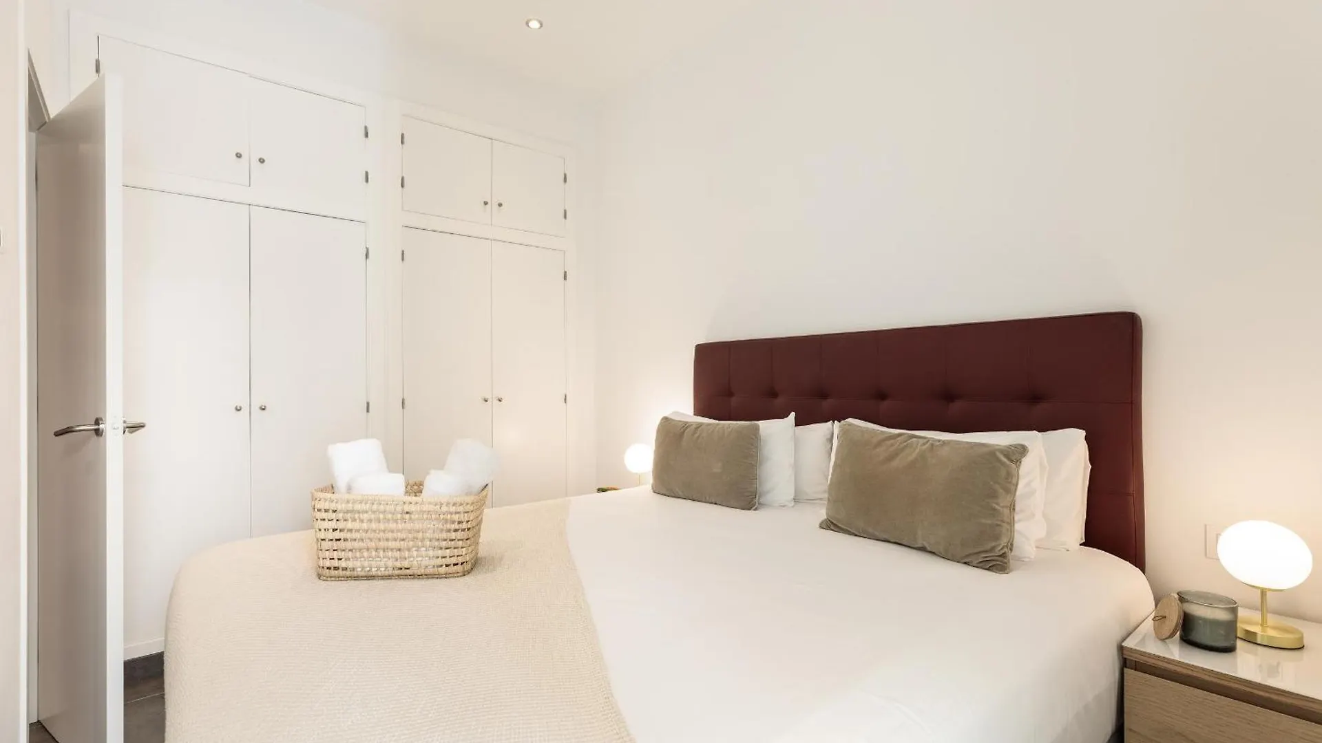 Ola Living Macba Apartment Barcelona 0*,